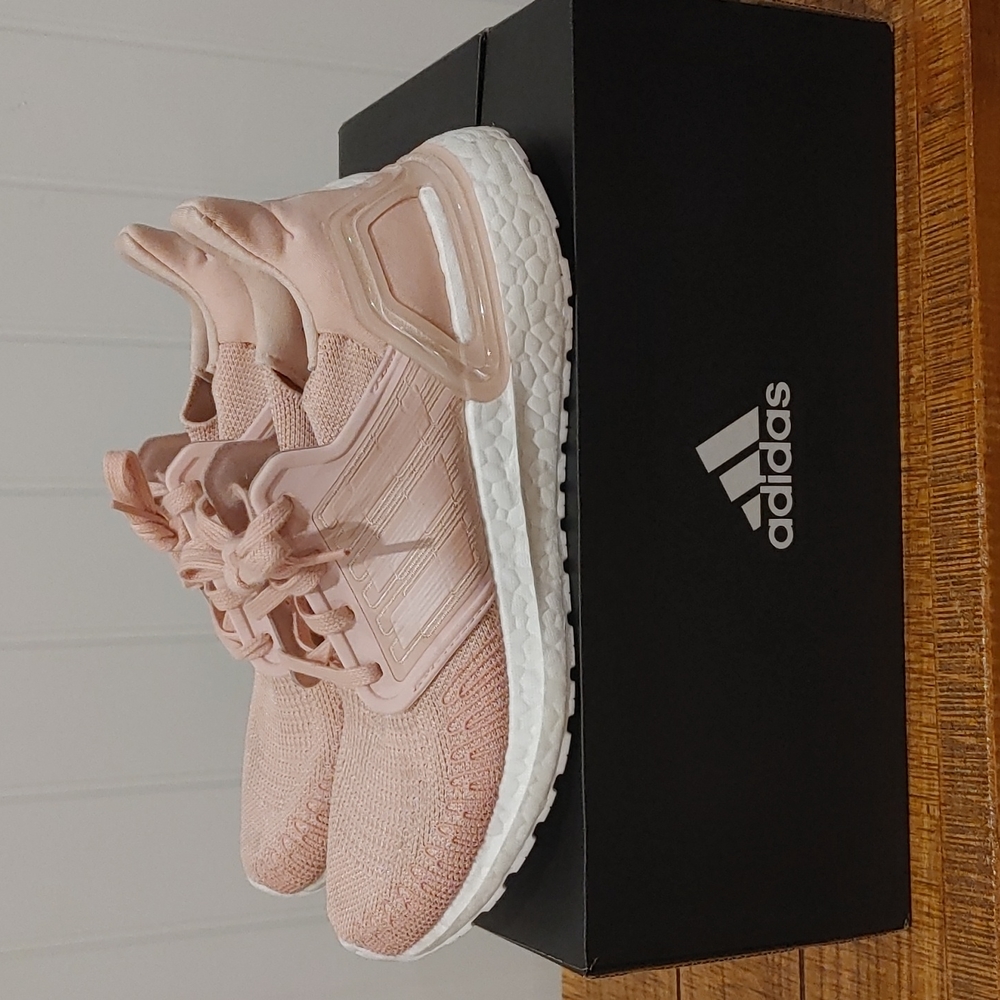 EUC Adidas Ultraboost 20